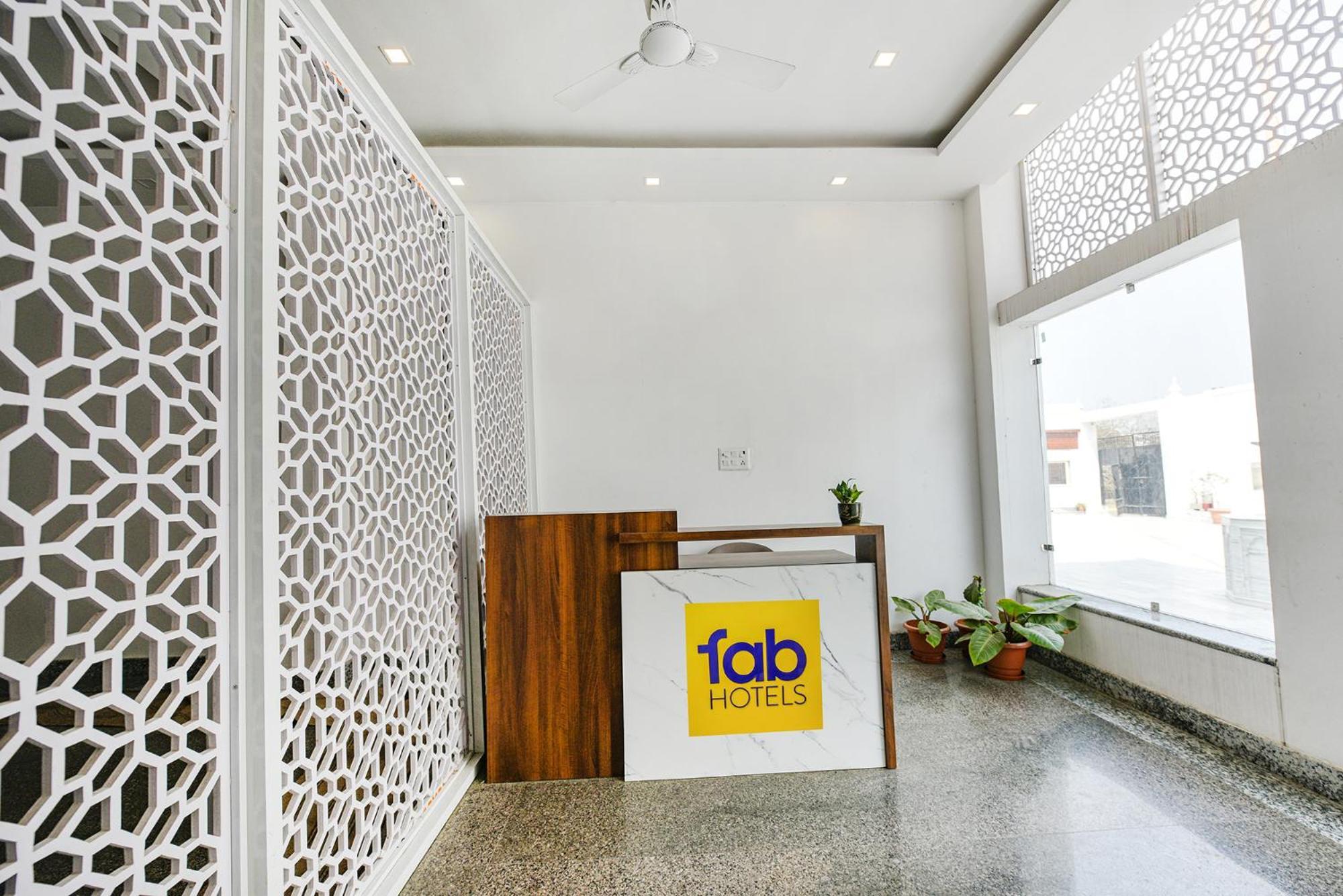 Fabhotel Jaswinder Bhawan Haridwar Bagian luar foto
